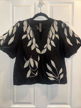 Anthropologie Black Embroidered Leaf-Accent V-Neck Top size small Petite